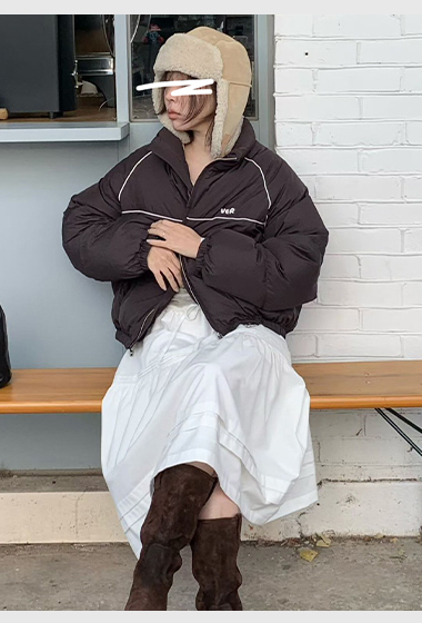 A14.小V家亮眼線條鴨絨外套