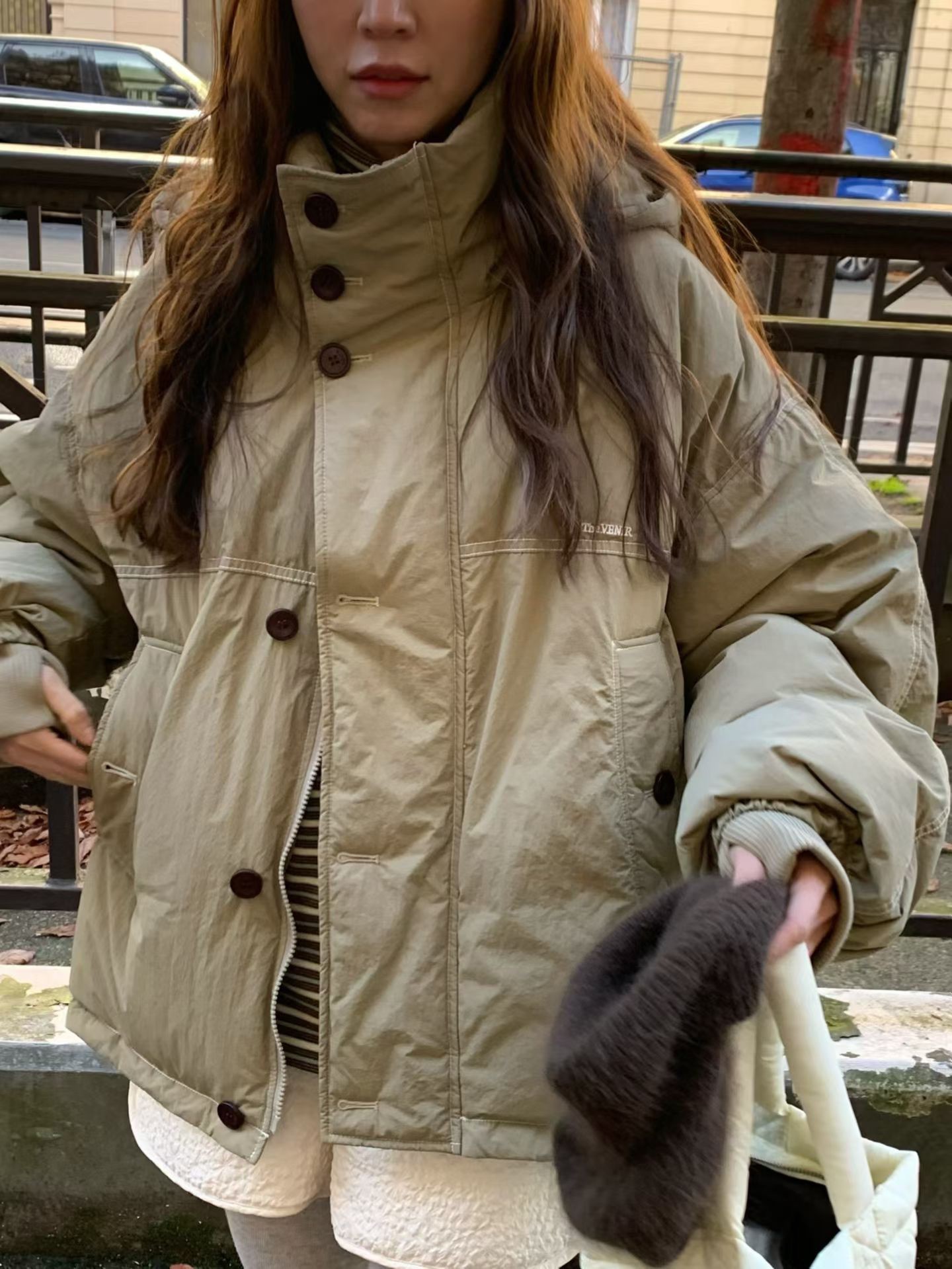 A81.玩雪泡芙剪接鴨絨連帽外套