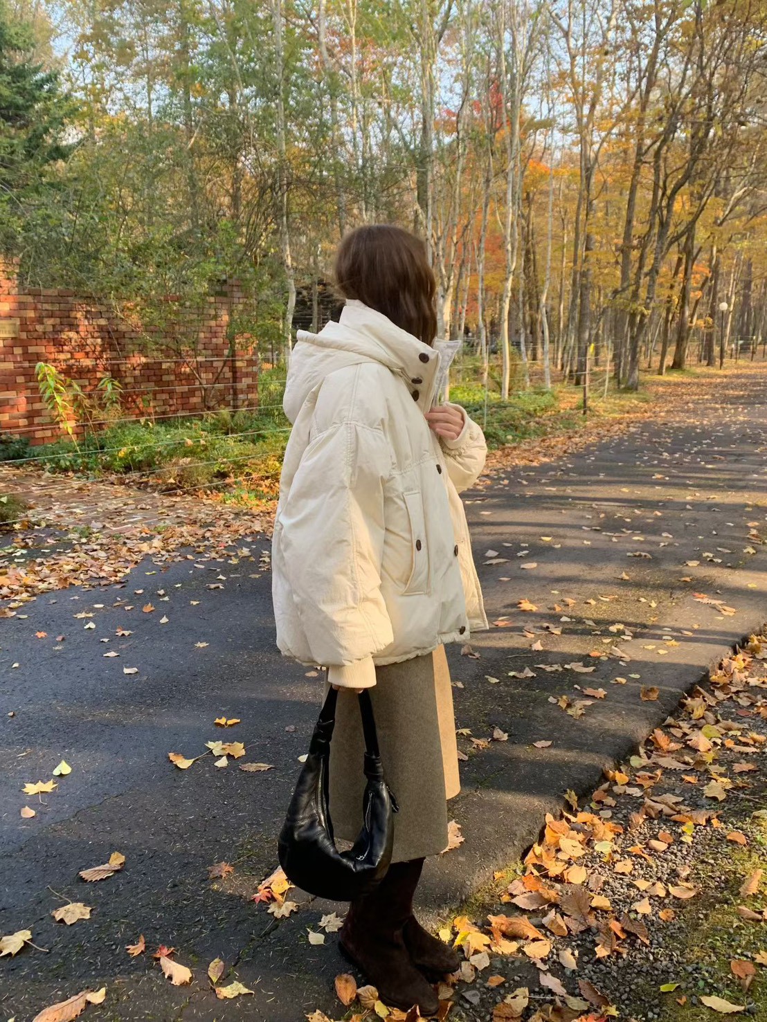 A81.玩雪泡芙剪接鴨絨連帽外套