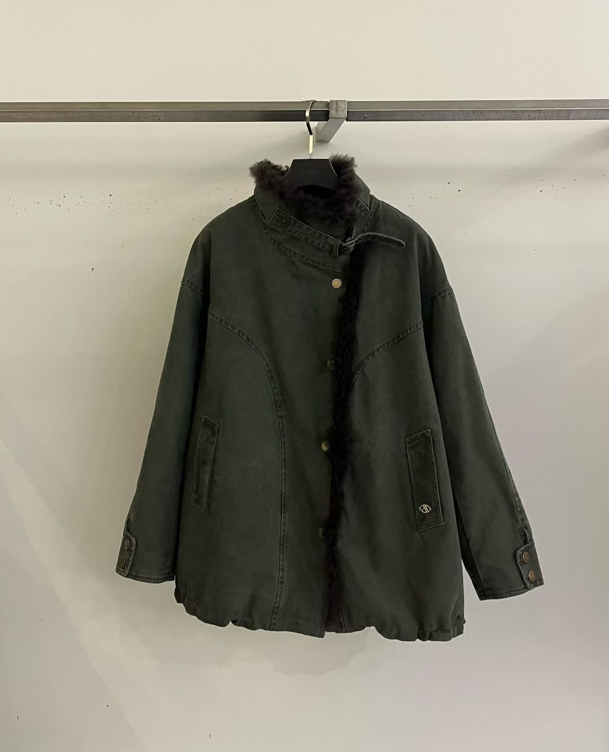 B57.玩雪卷卷羊毛率性鵝絨外套