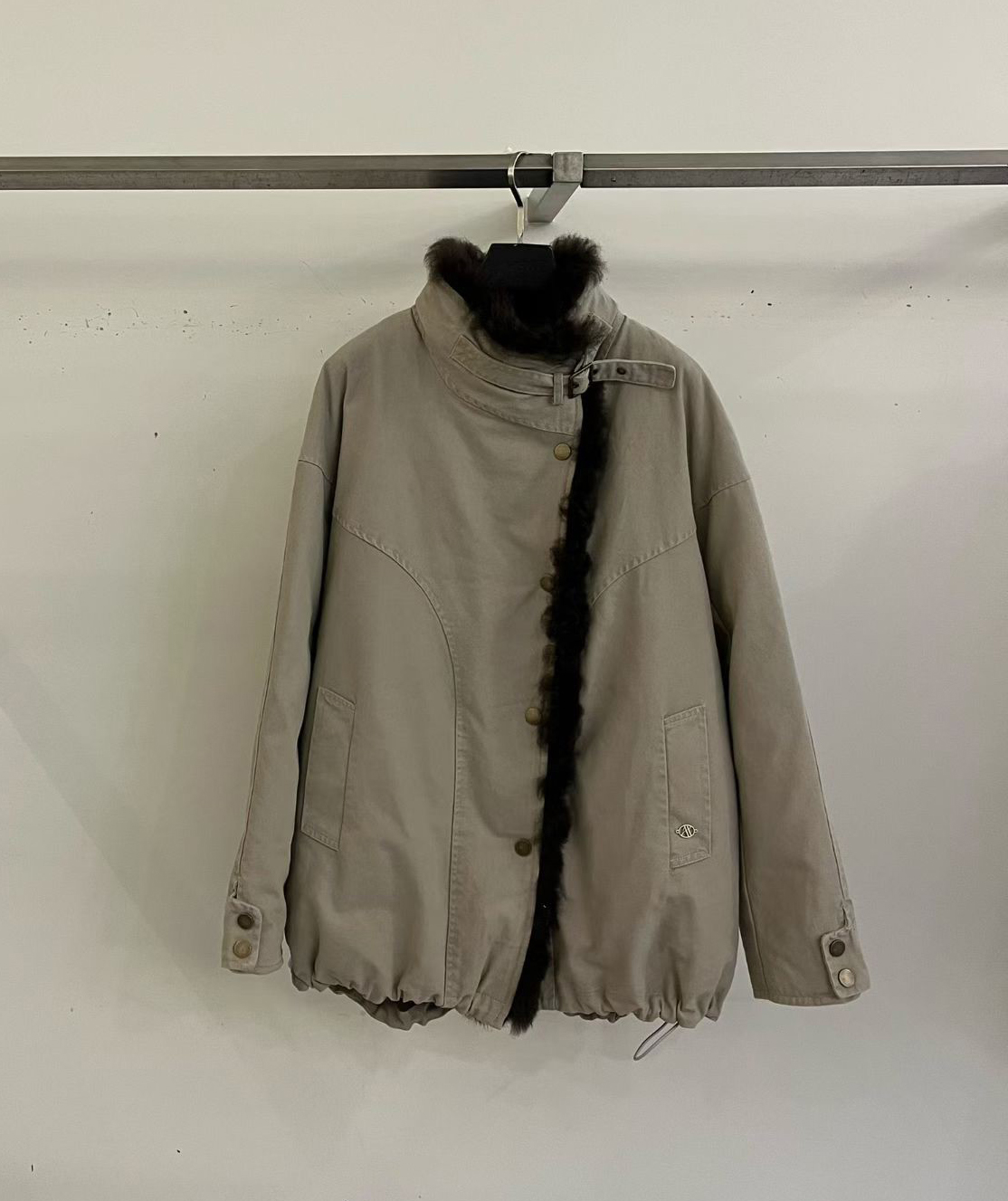 B57.玩雪卷卷羊毛率性鵝絨外套