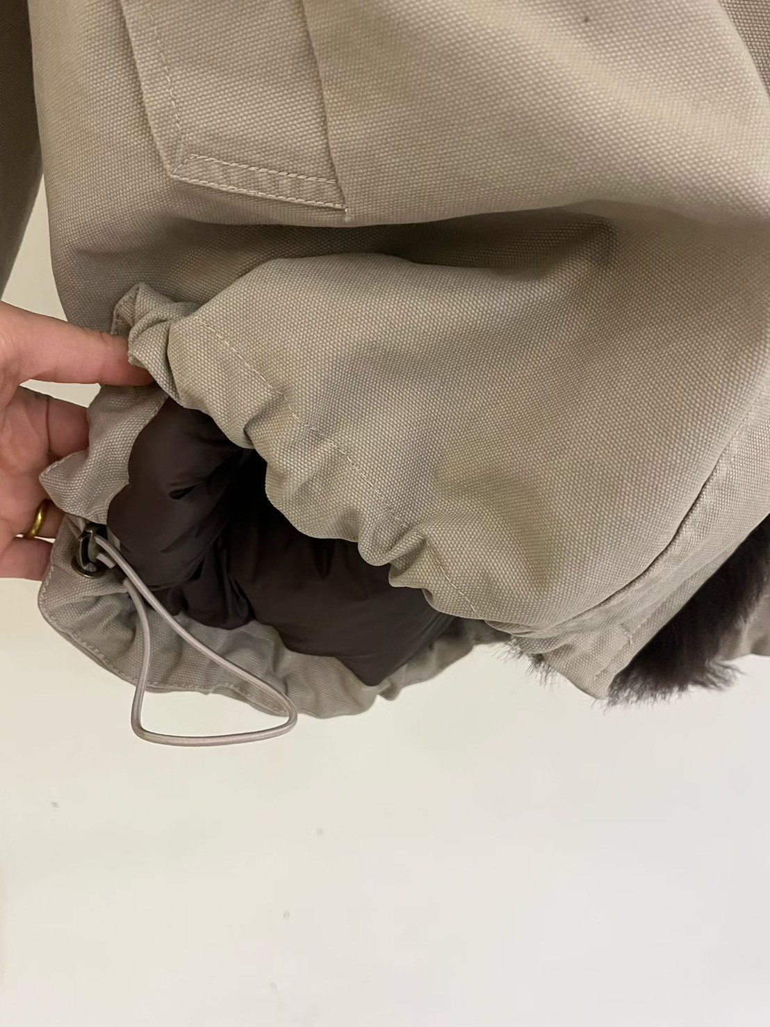 B57.玩雪卷卷羊毛率性鵝絨外套