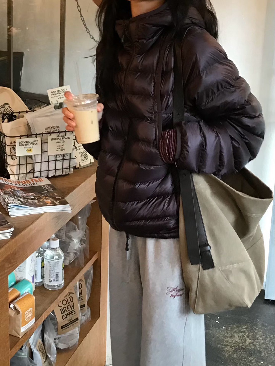 A07.小V家圓弧特色剪接羽絨外套