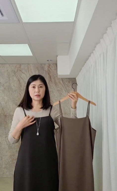 A11.細肩美背造型長洋裝