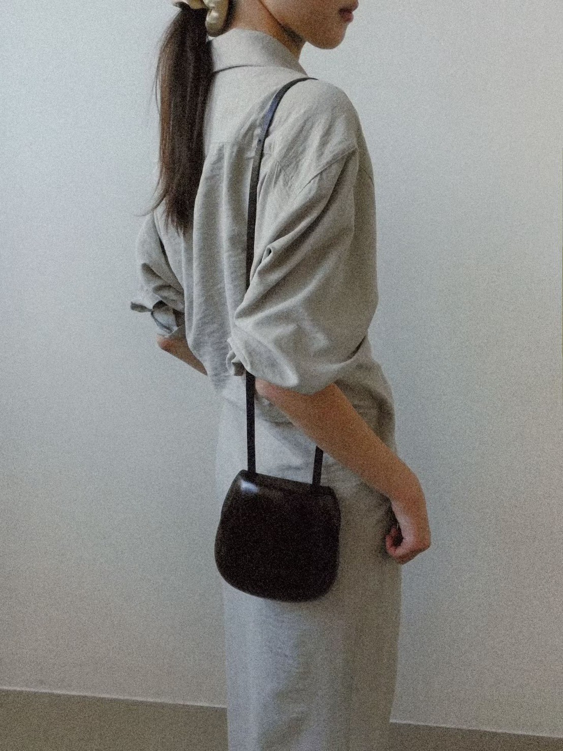 B51.質感家襯衫領側面收腰洋裝