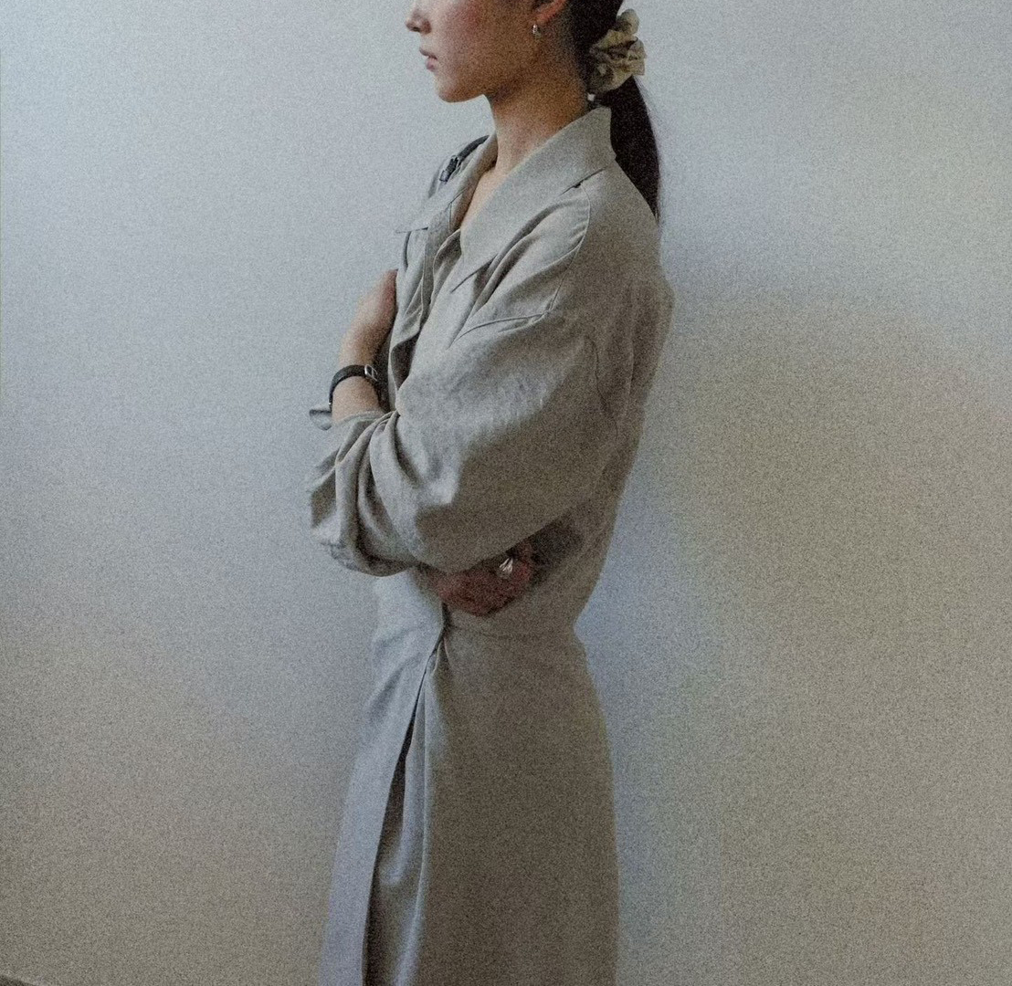 B51.質感家襯衫領側面收腰洋裝