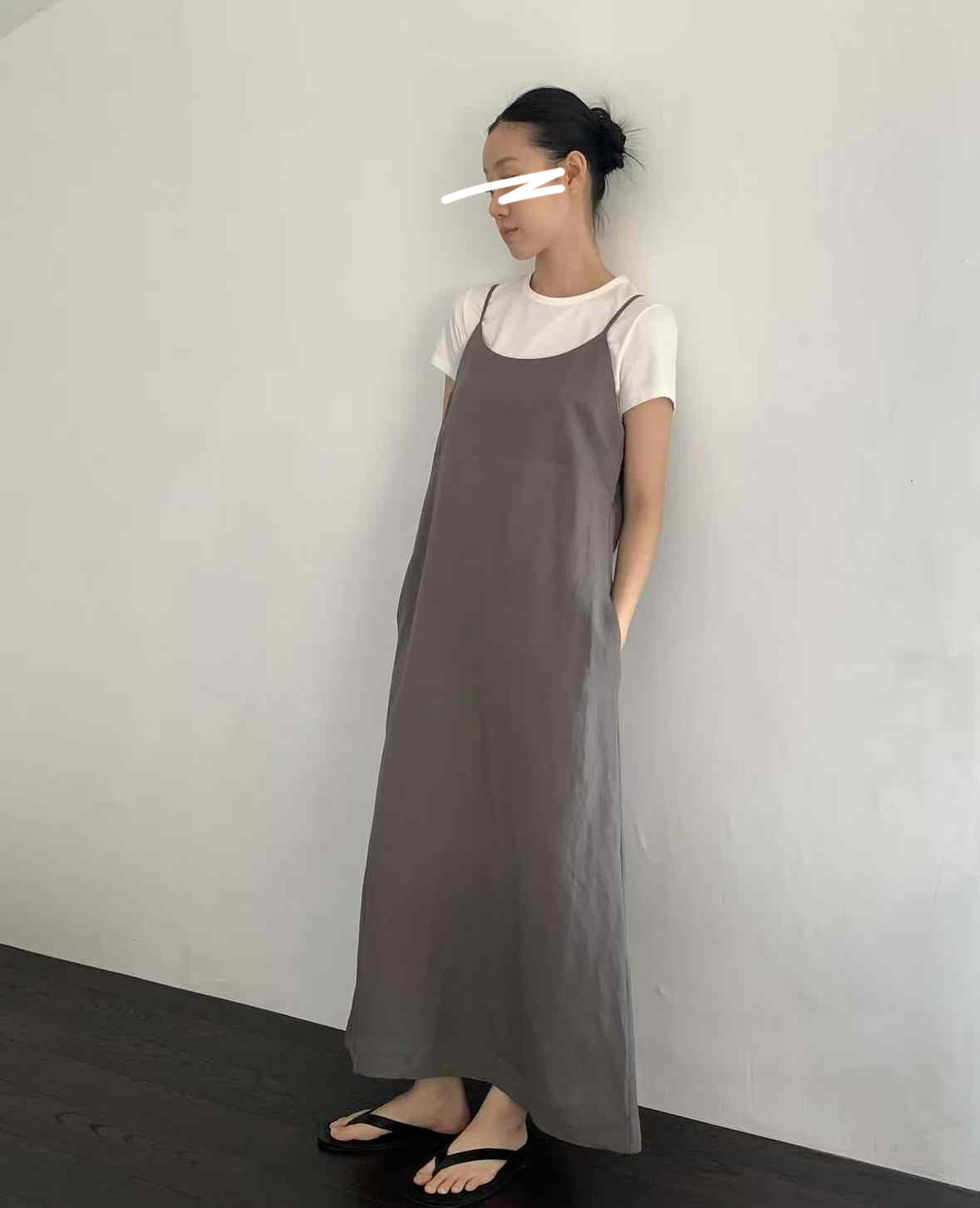 A108.纖瘦女孩細肩帶洋裝