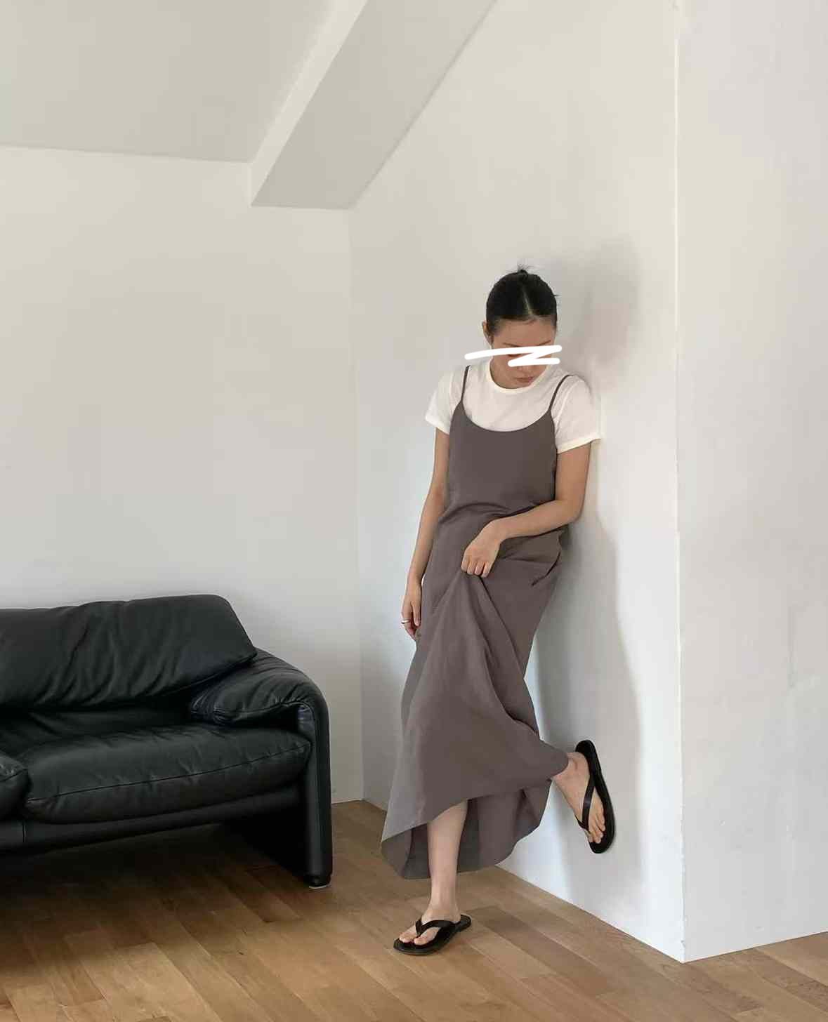 A108.纖瘦女孩細肩帶洋裝