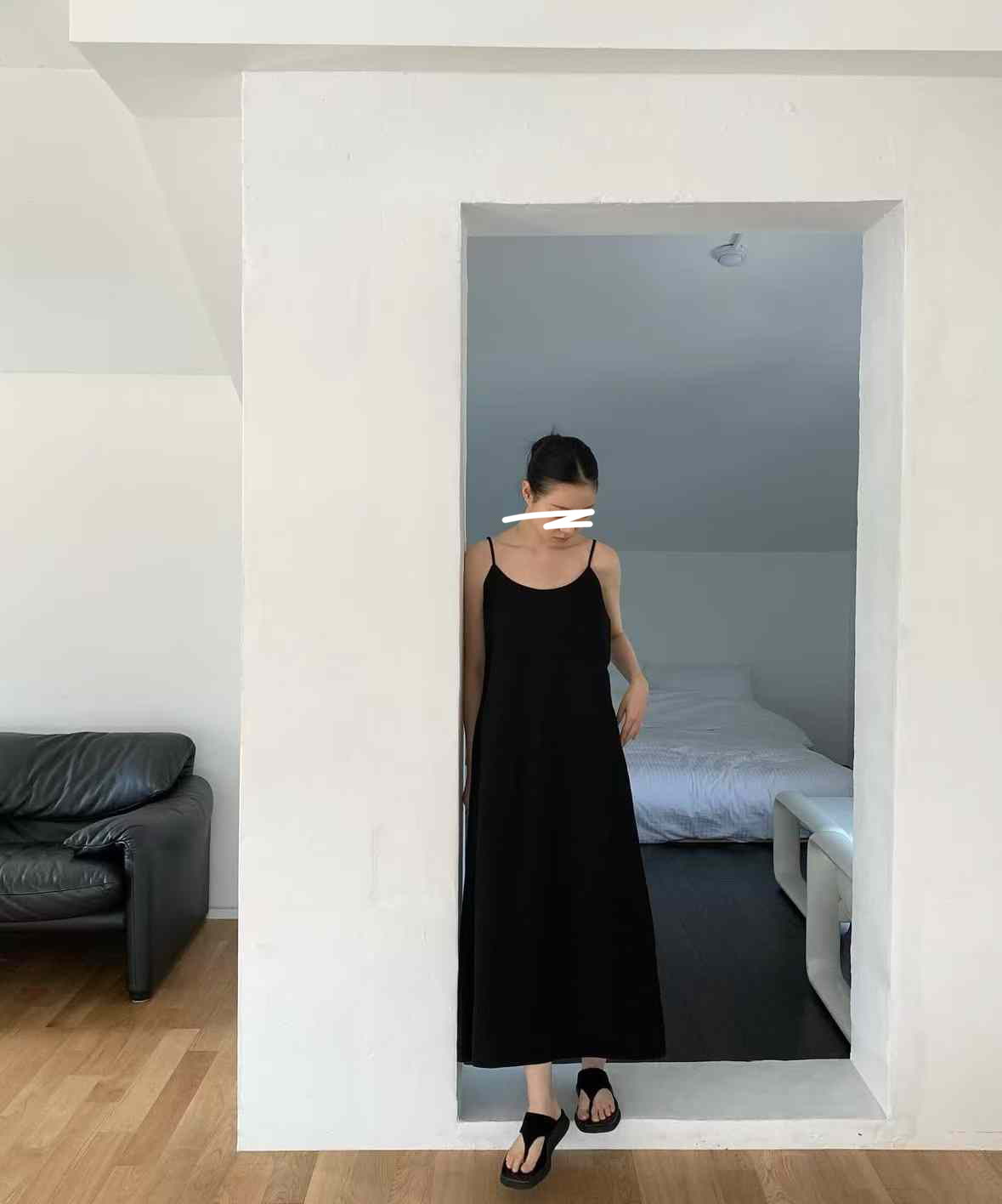 A108.纖瘦女孩細肩帶洋裝
