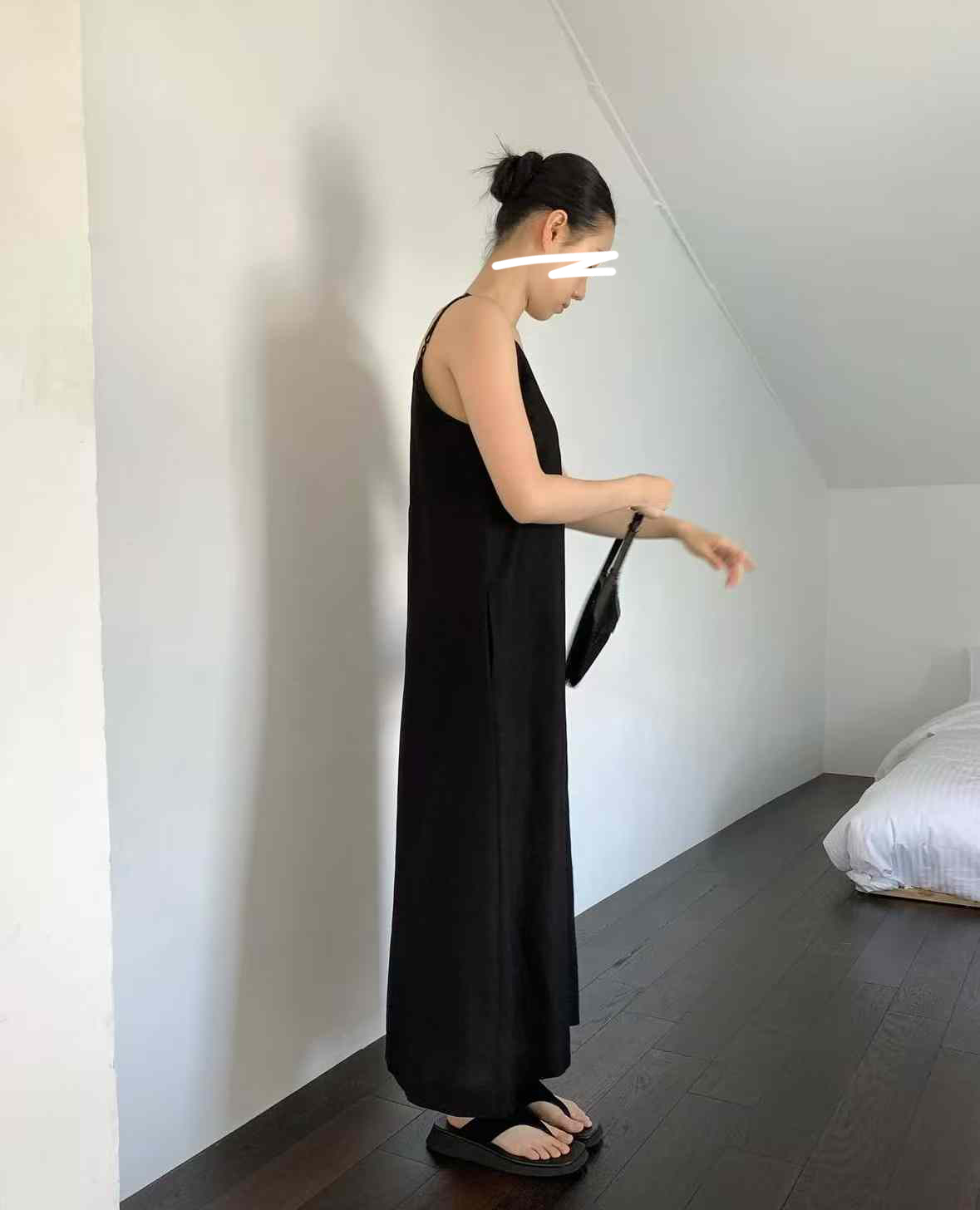 A108.纖瘦女孩細肩帶洋裝