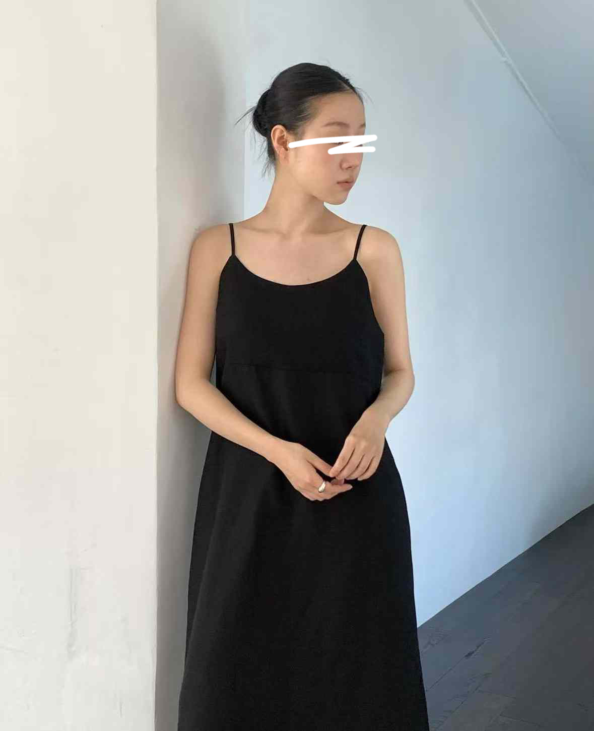 A108.纖瘦女孩細肩帶洋裝