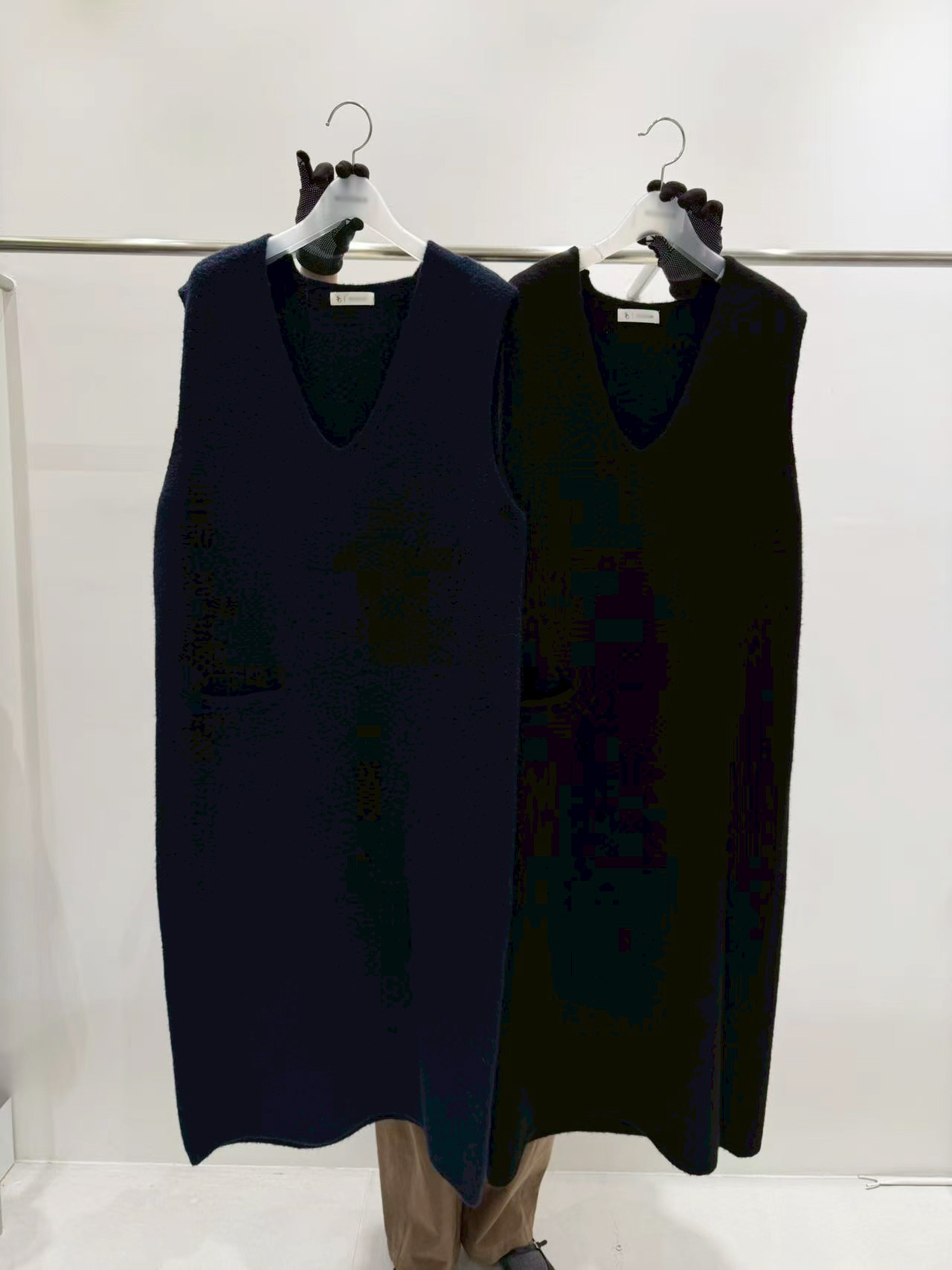 B97.質感家V領單口袋背心針織長洋裝