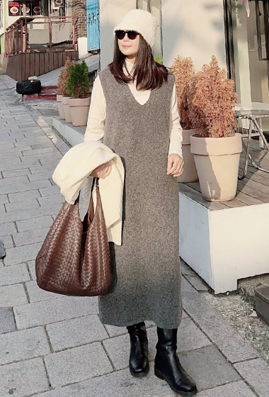 B97.質感家V領單口袋背心針織長洋裝