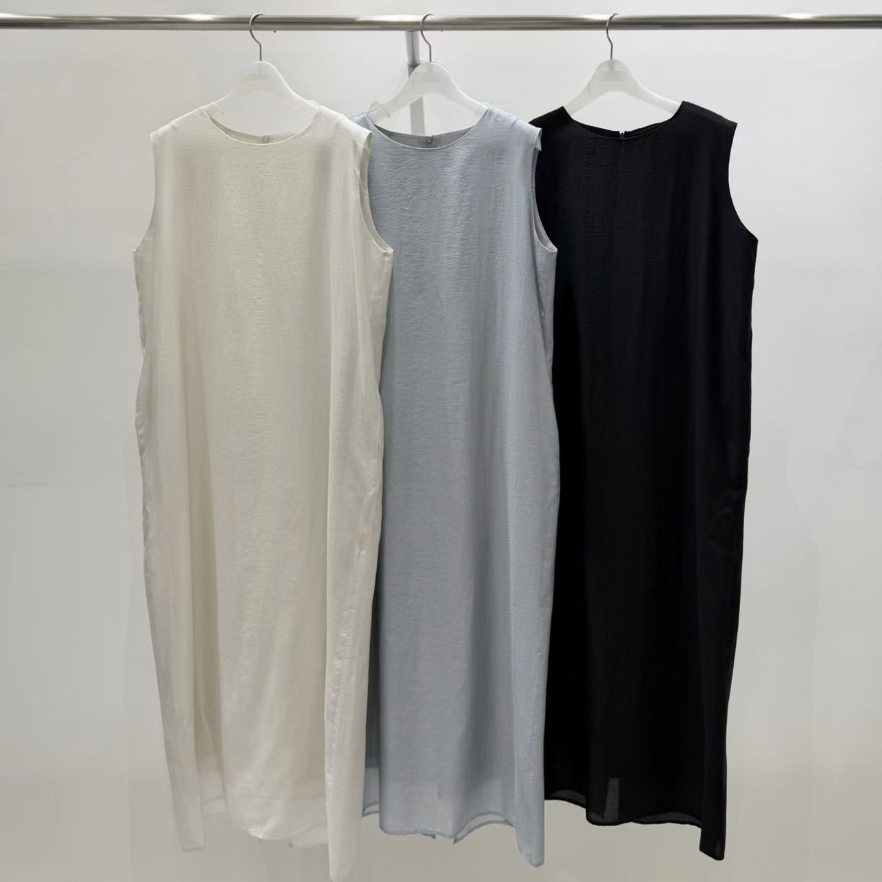 B17.質感家簡約素雅背心長洋裝