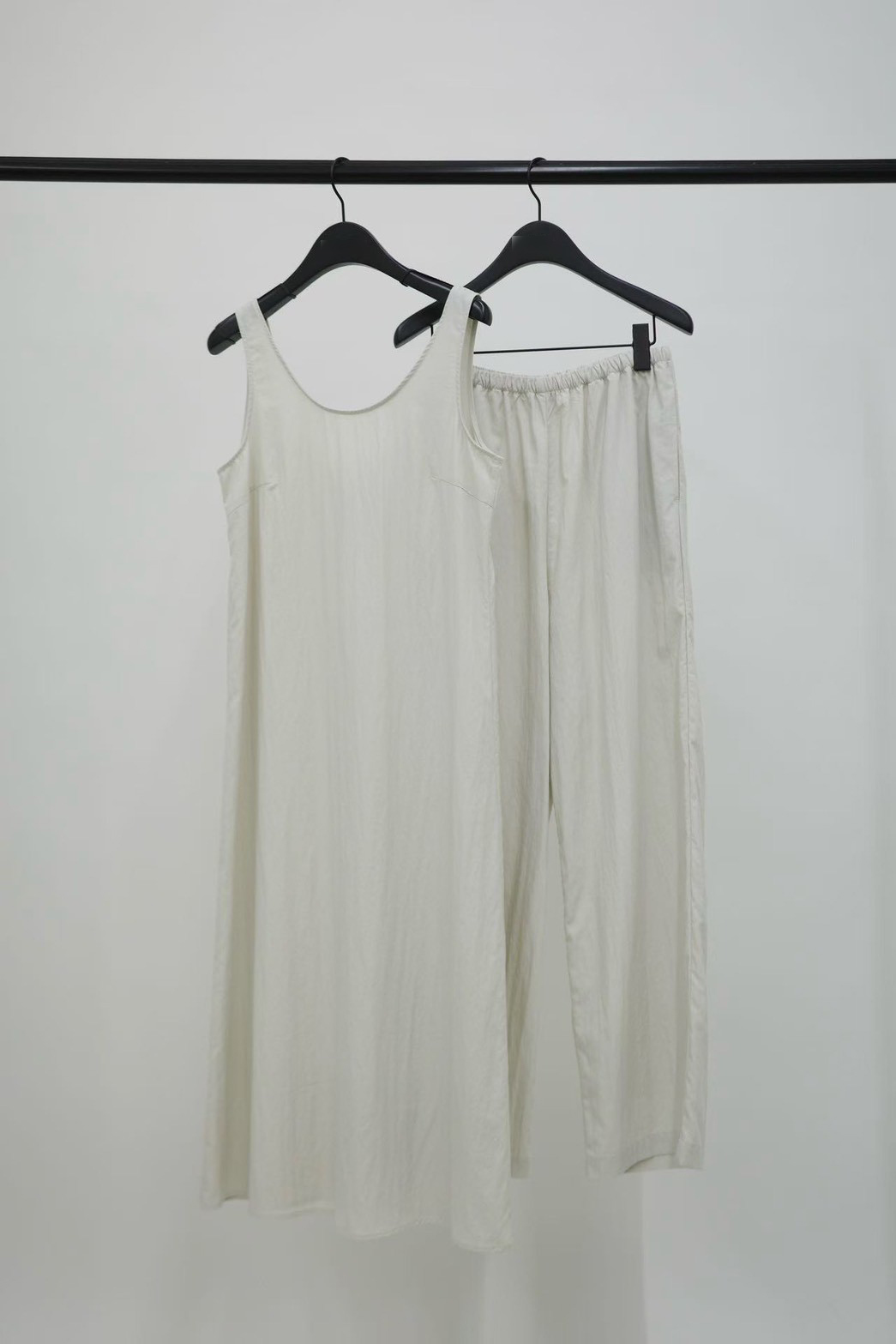 B103.纖瘦家簡約自信長洋裝