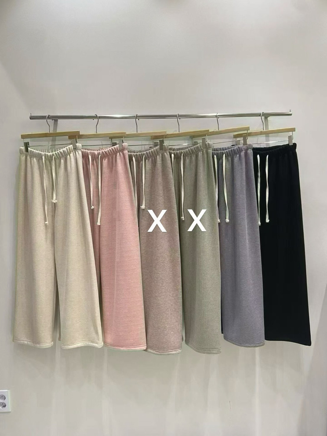 A17.絨面坑條內刷毛保暖休閒褲