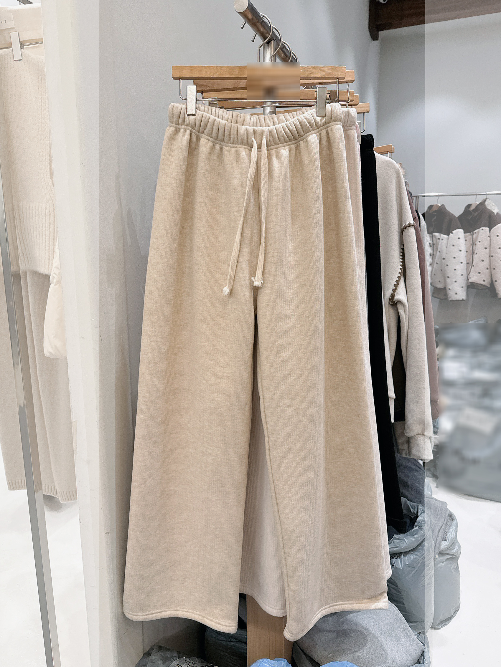 A17.絨面坑條內刷毛保暖休閒褲