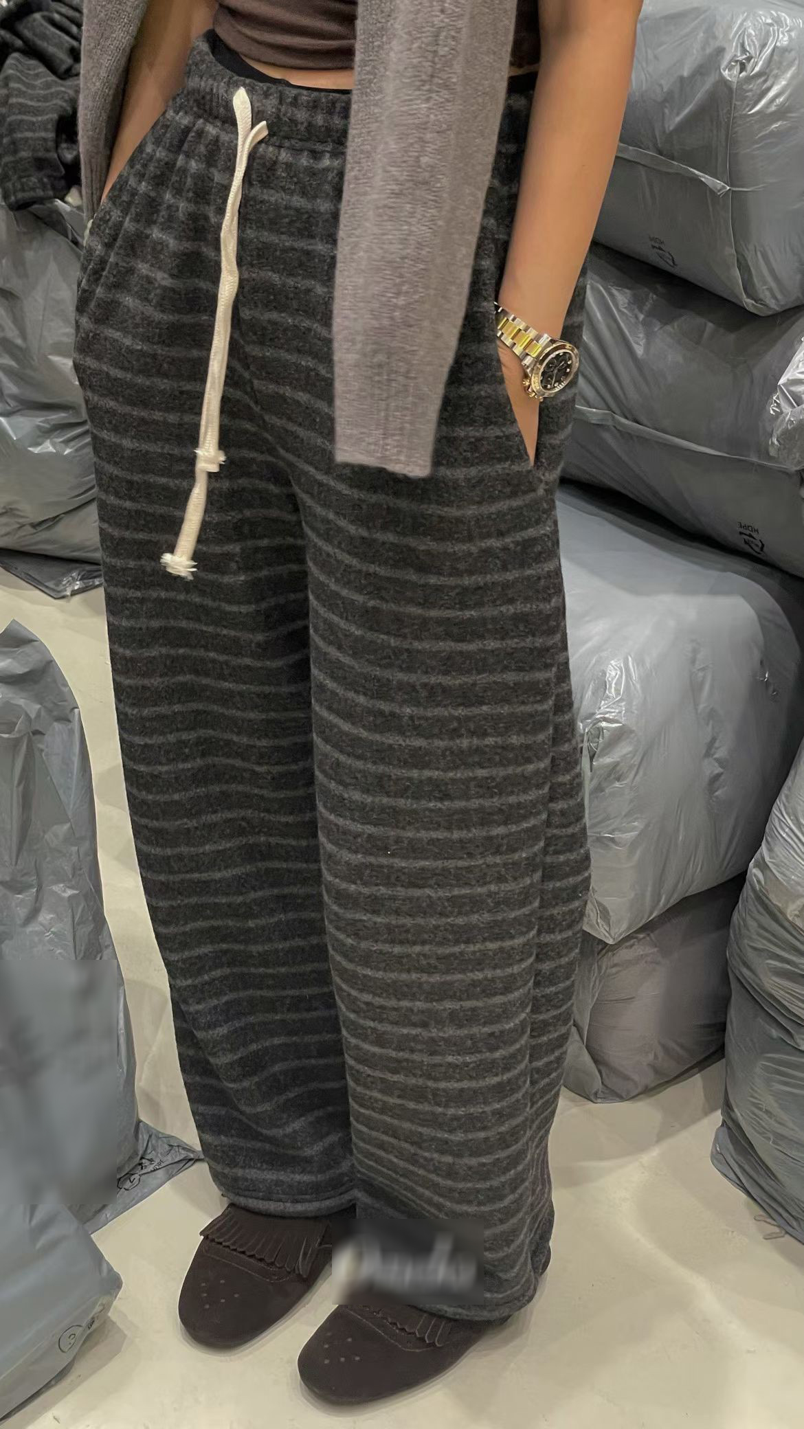 A20.抽繩綁帶條紋內刷毛休閒長褲