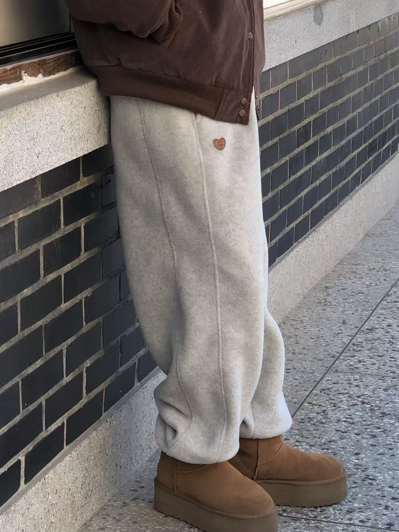 A16.甜美小愛心標縮口運動褲