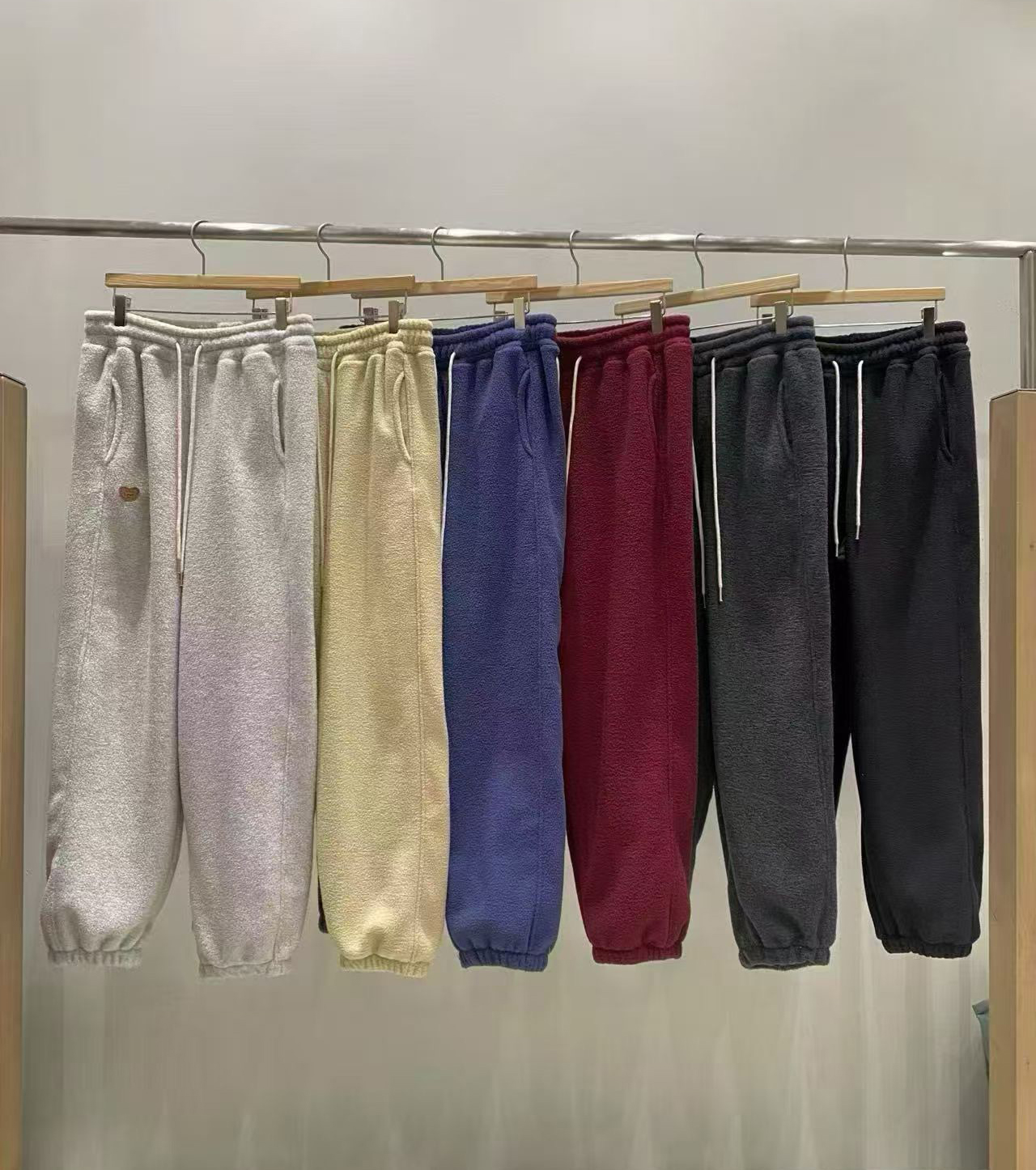 A16.甜美小愛心標縮口運動褲