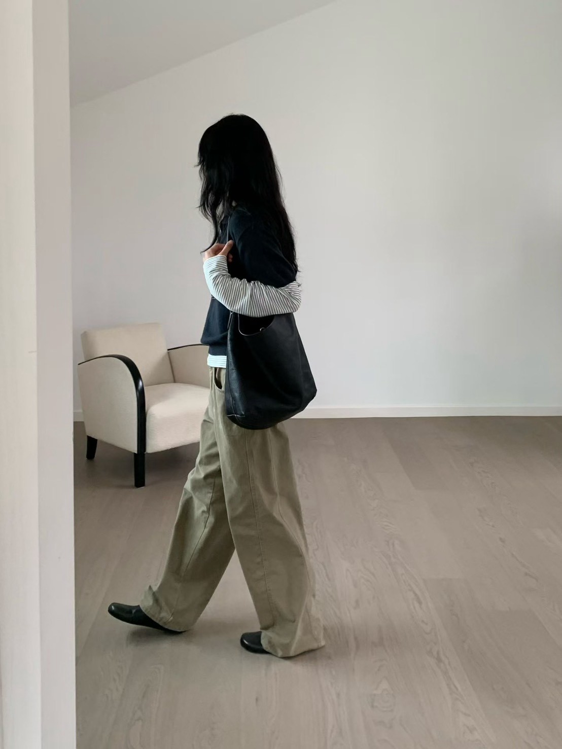 B90.小V家秋日經典奶油長褲