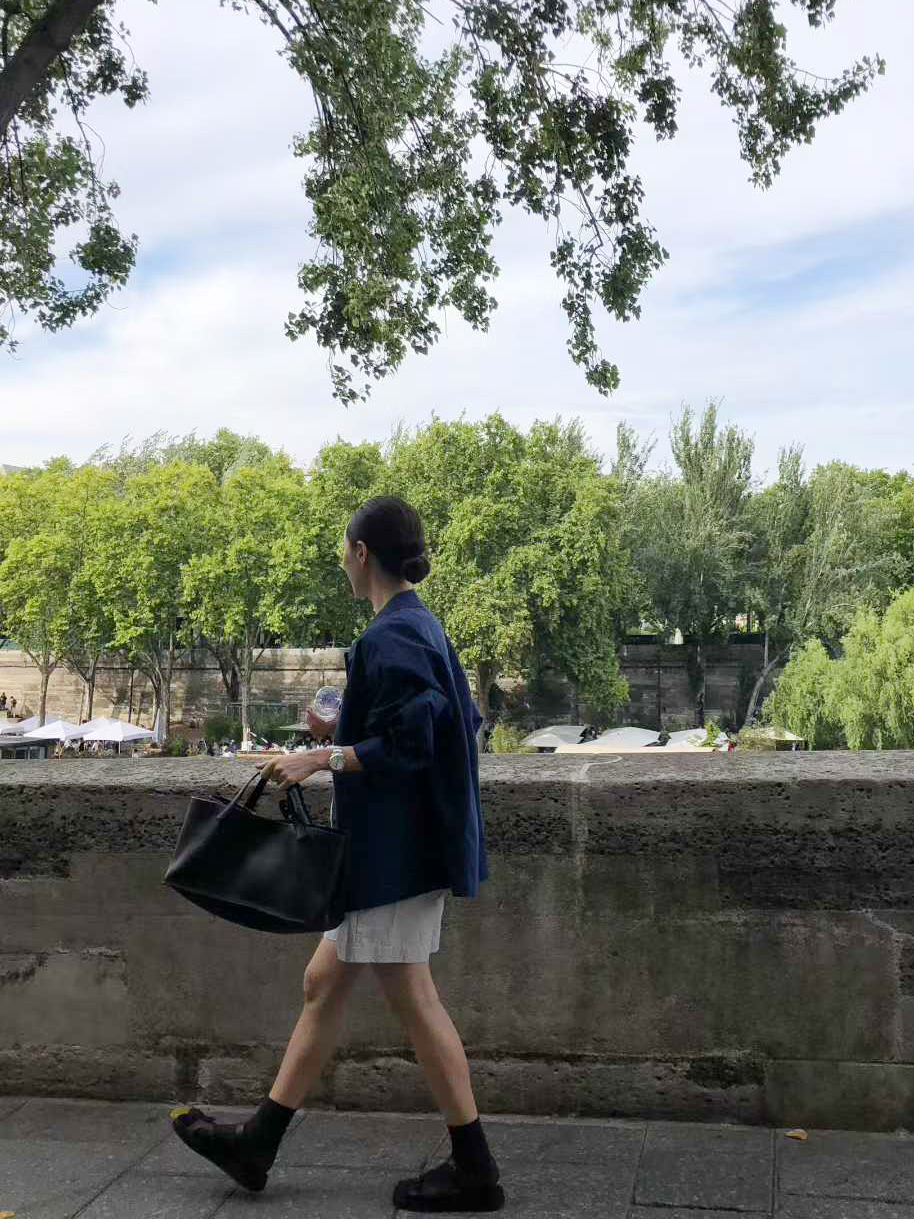 A82.清爽家推薦打褶修身短褲