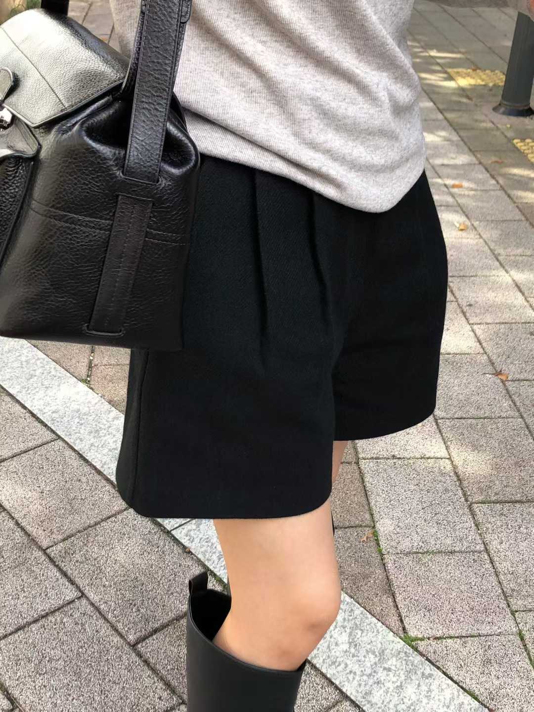 B58.大V家格雷系羊毛打褶短褲