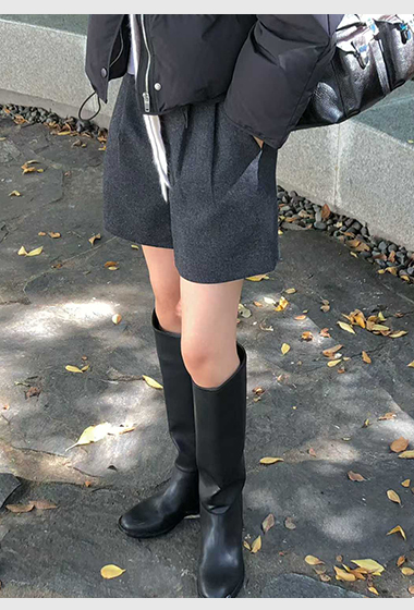 B58.大V家格雷系羊毛打褶短褲