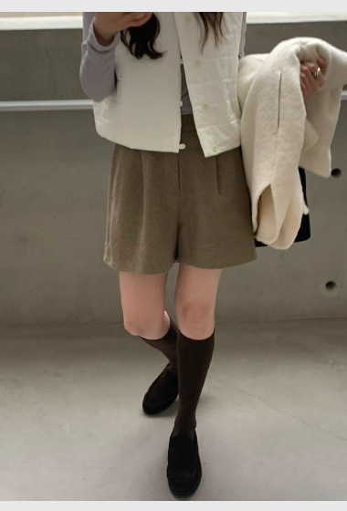 A86.冬日奶茶暖暖羊毛短褲
