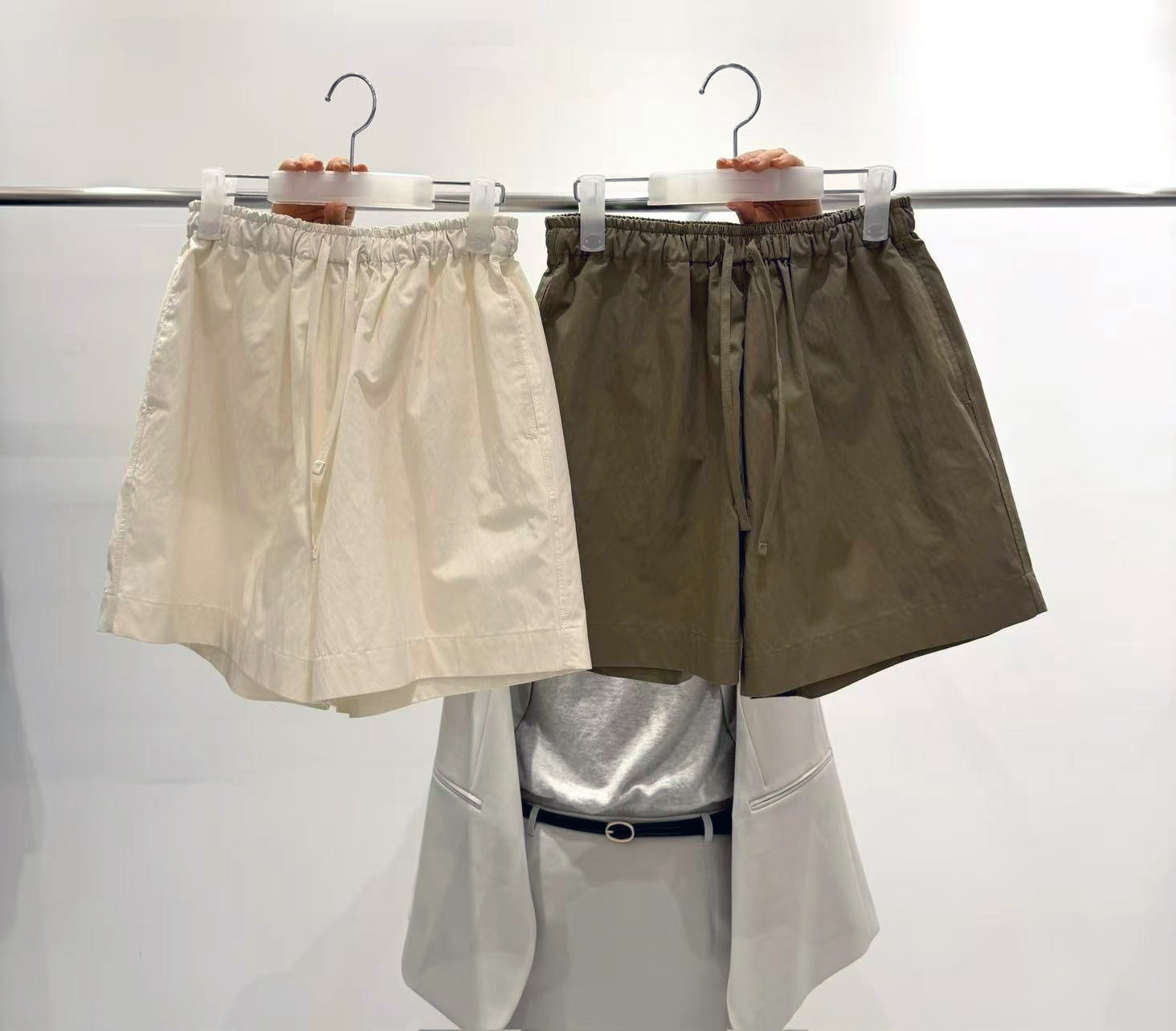 A21.質感家大地色鬆緊腰短褲