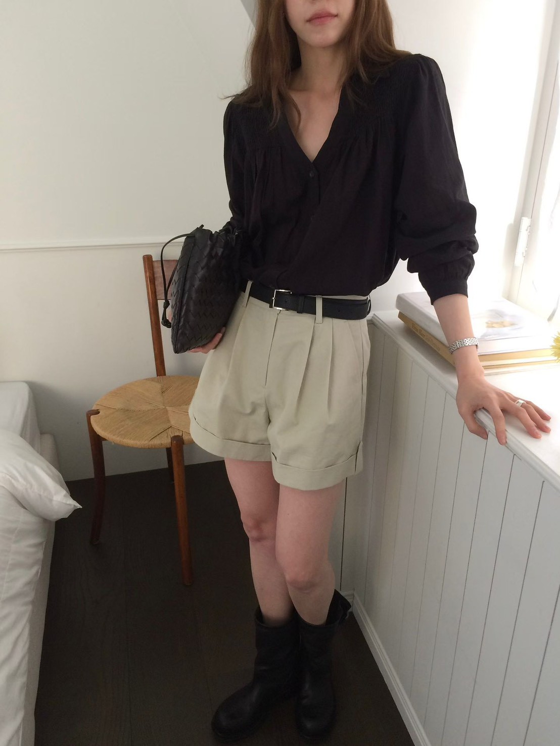 B24.休閒壓褶修飾短褲