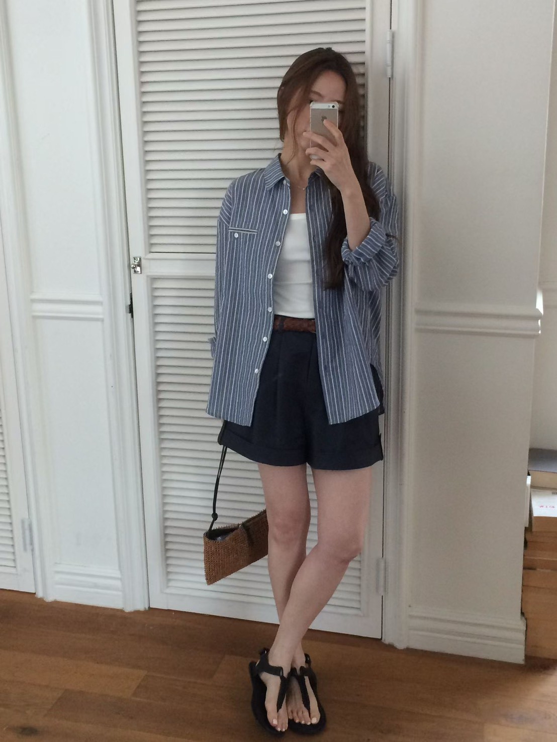 B24.休閒壓褶修飾短褲