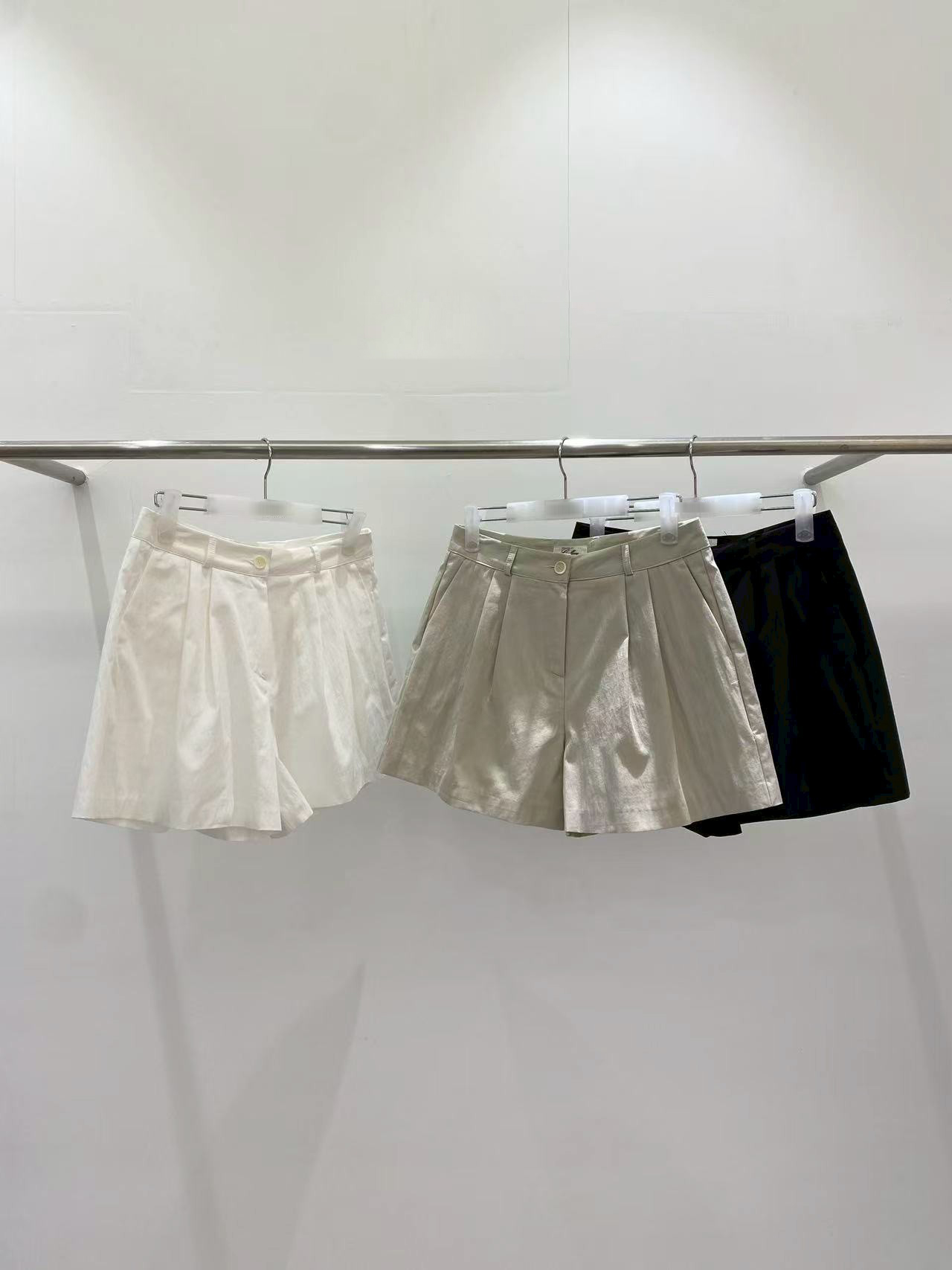 B45.G牌打褶休閒短褲