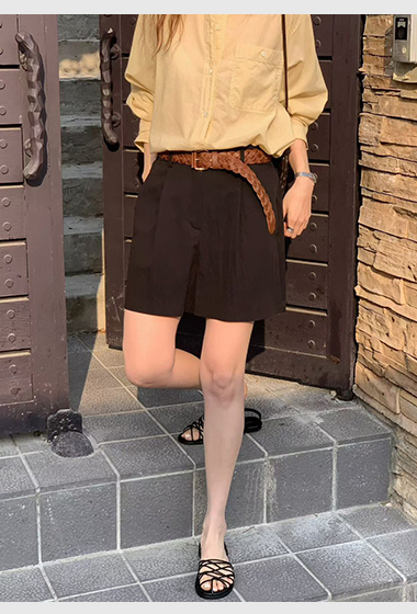 B35.舒適俏皮壓褶短褲
