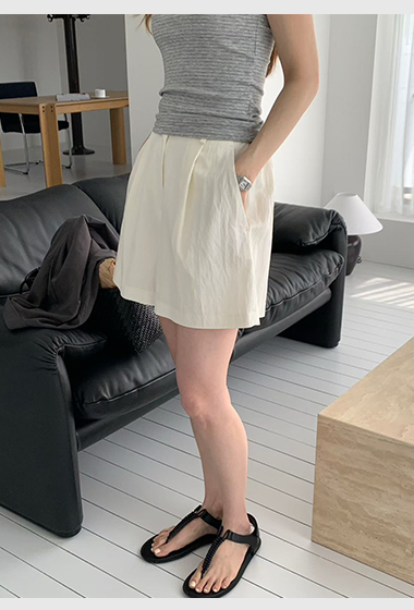 B35.舒適俏皮壓褶短褲