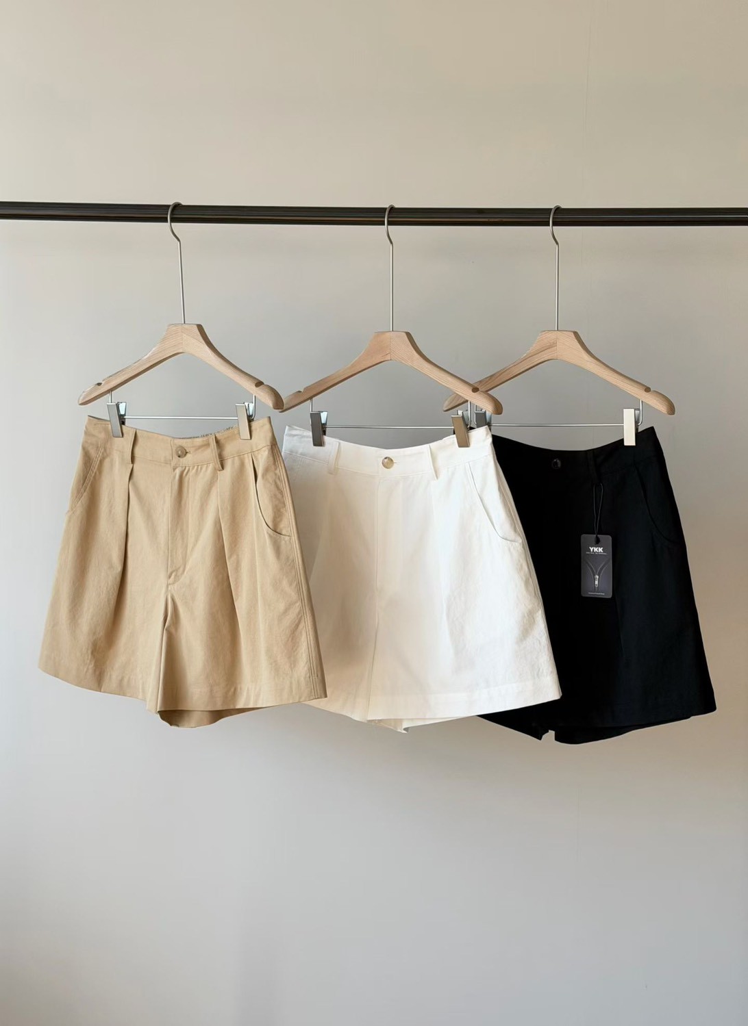 B87.瘦瘦歐膩春日壓摺短褲