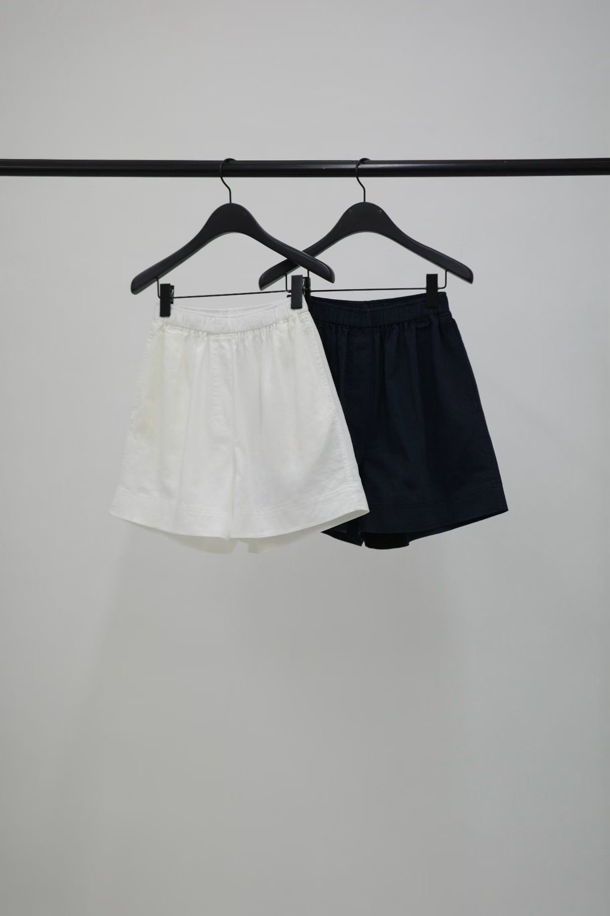 B81.纖瘦家簡約鬆緊休閒短褲