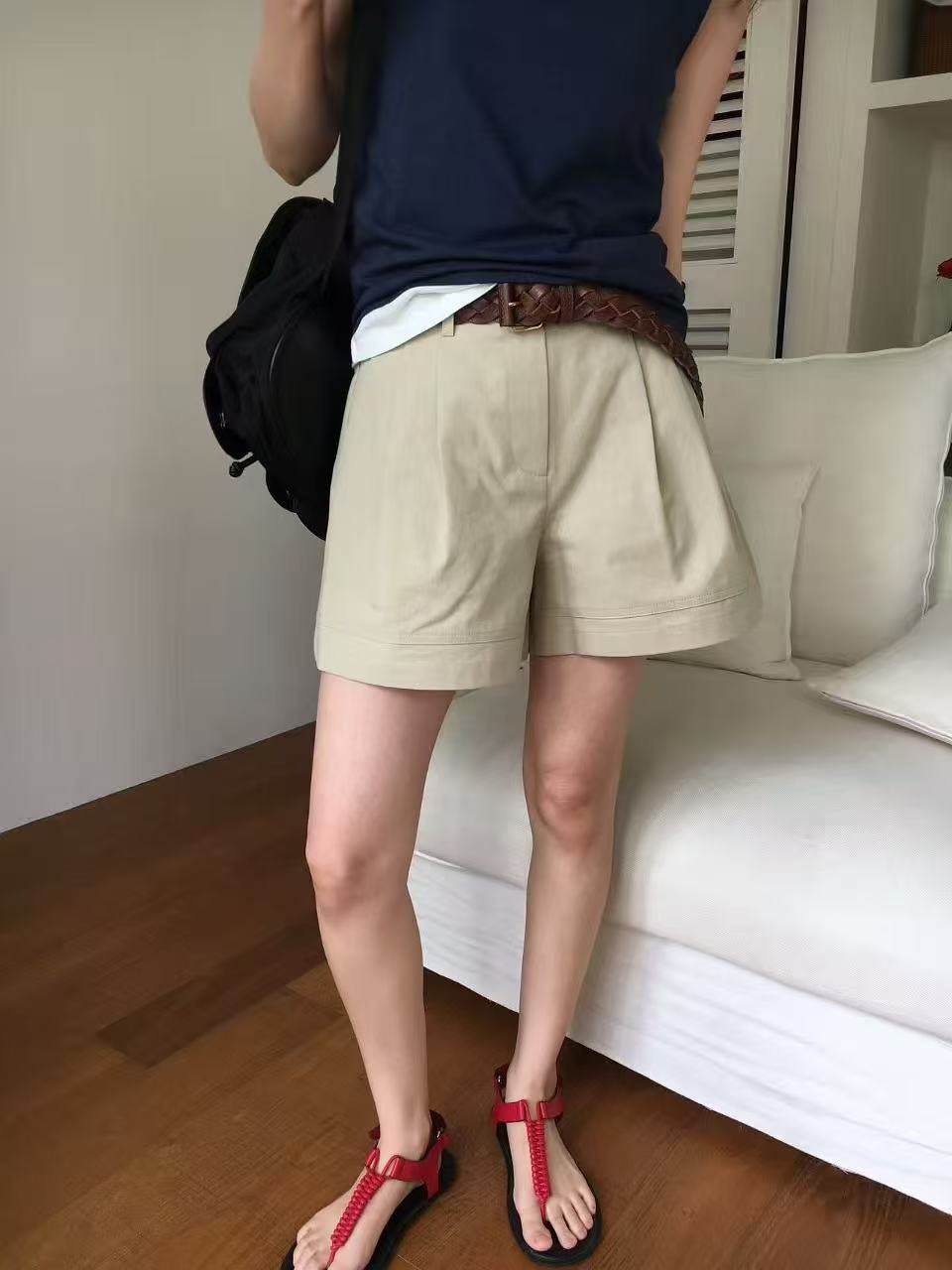 B32.櫥窗家都會休閒打褶短褲