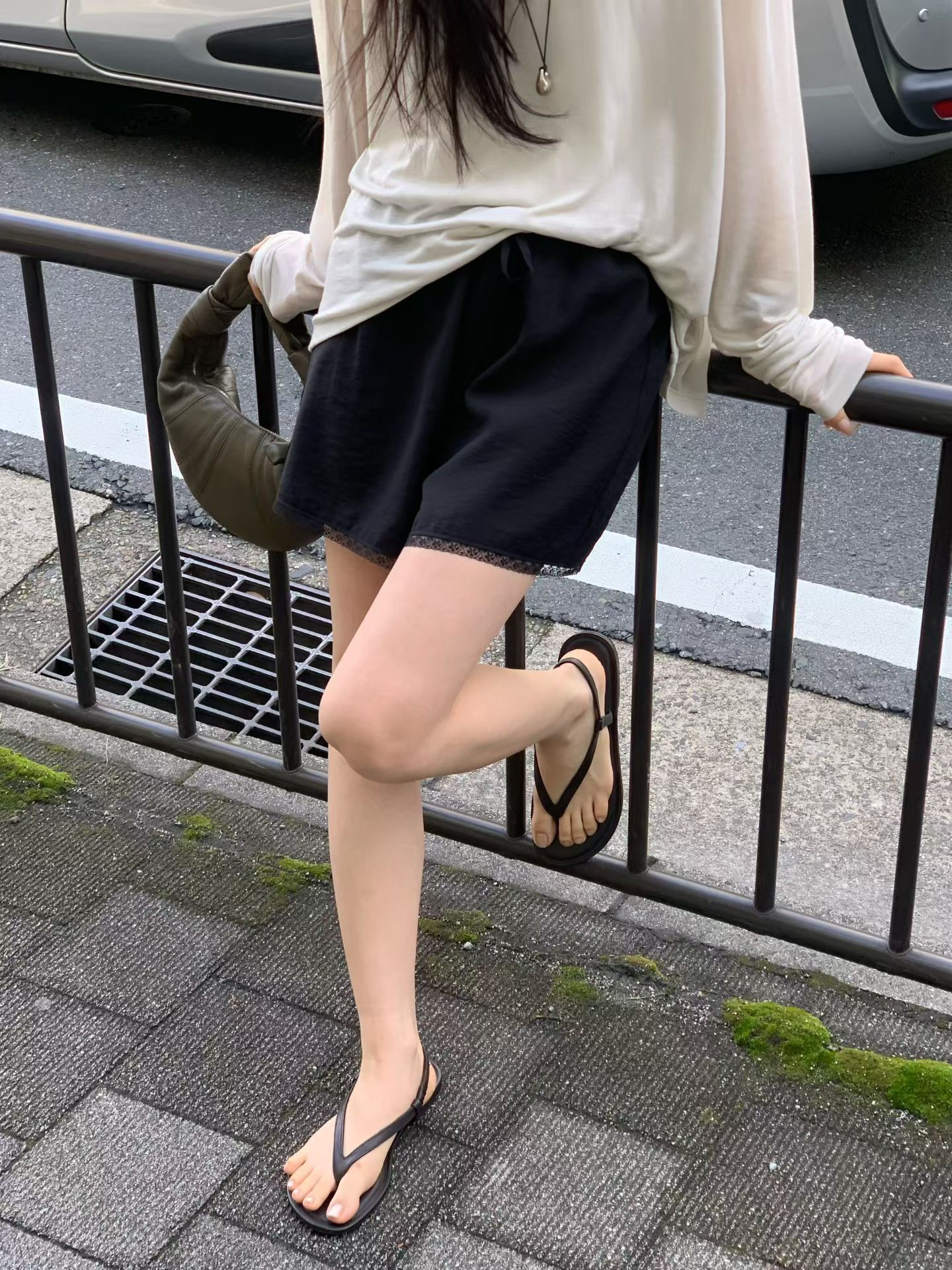 B08.大V家下擺蕾絲短褲