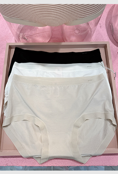 小印字舒適素肌裸感內褲