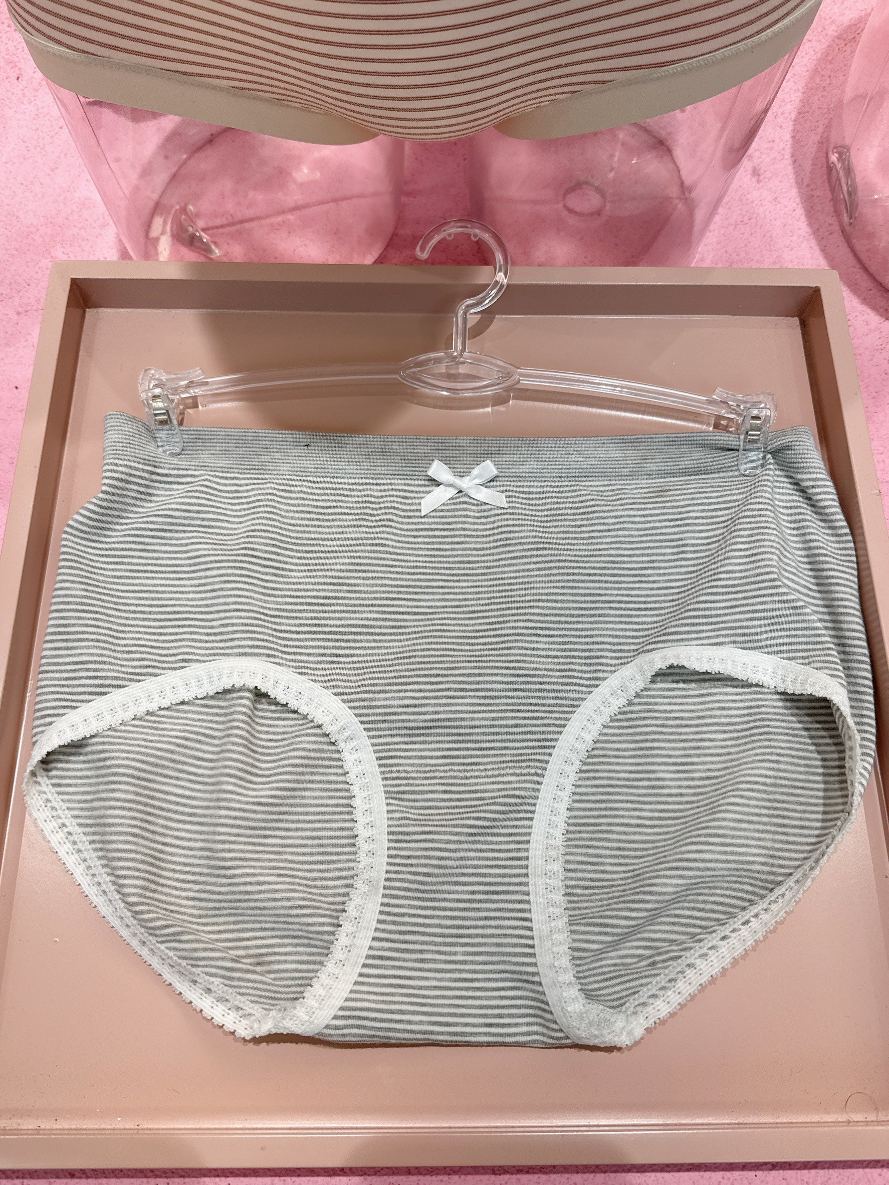 小蝴蝶結條紋蕾絲滾邊內褲