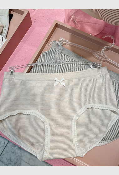 小蝴蝶結條紋蕾絲滾邊內褲