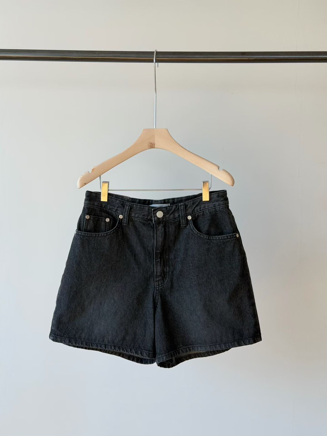 B86.瘦瘦歐膩百搭牛仔短褲