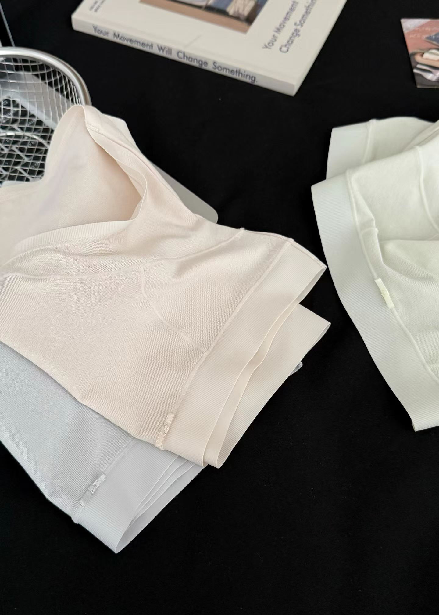 B06.醋酸涼感冰肌內褲3入