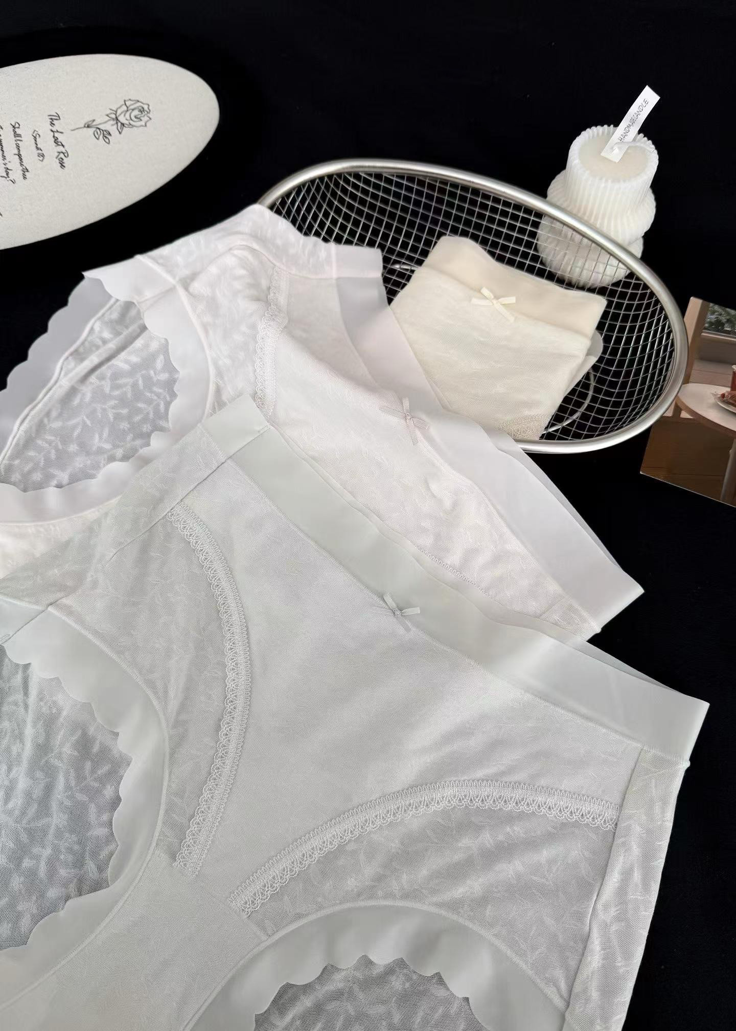 B04.緹花涼感冰肌內褲3入