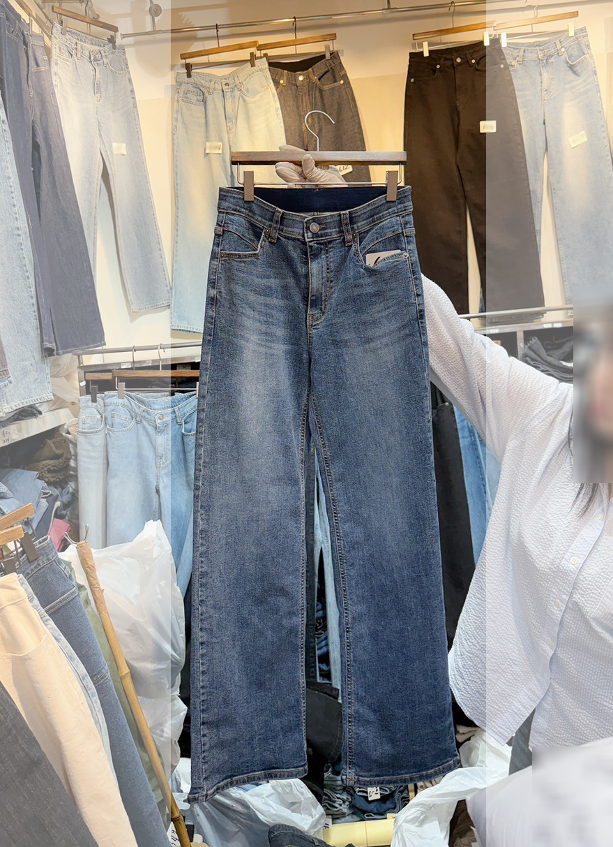 綠繡線內鬆緊腰曲線靴型牛仔褲