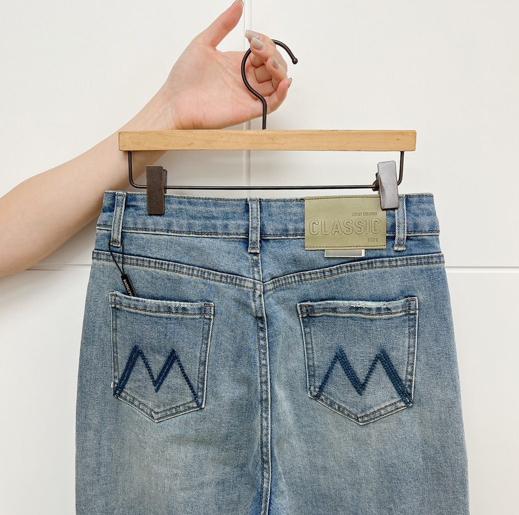 A06.嬌小女孩淺藍必備高腰彈性直筒九分牛仔褲