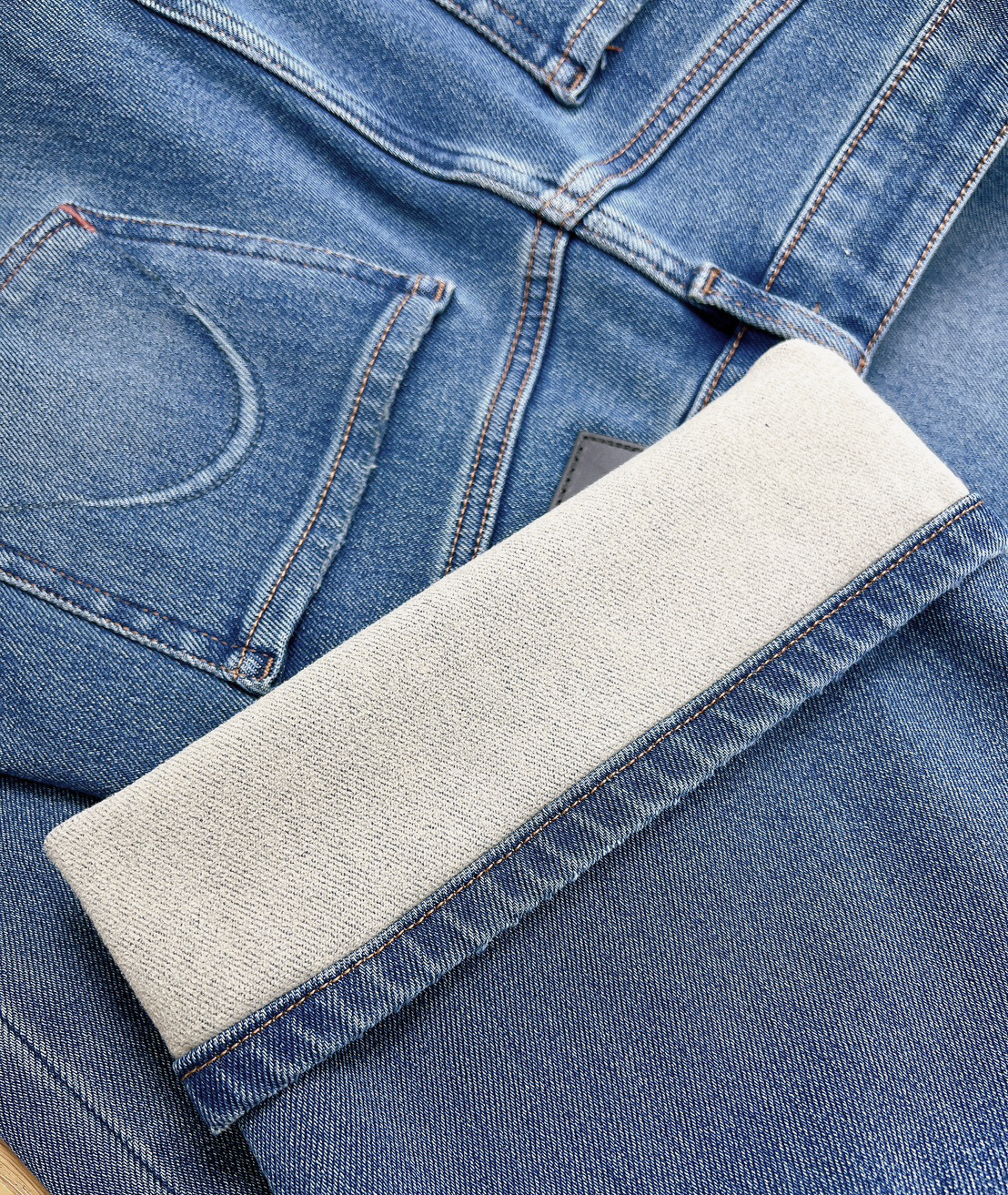 C01.微笑線條四面彈刷毛牛仔直筒褲