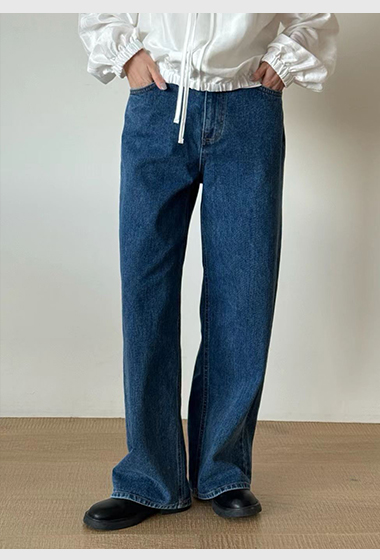 B20.瘦瘦歐膩完美百搭直筒牛仔褲