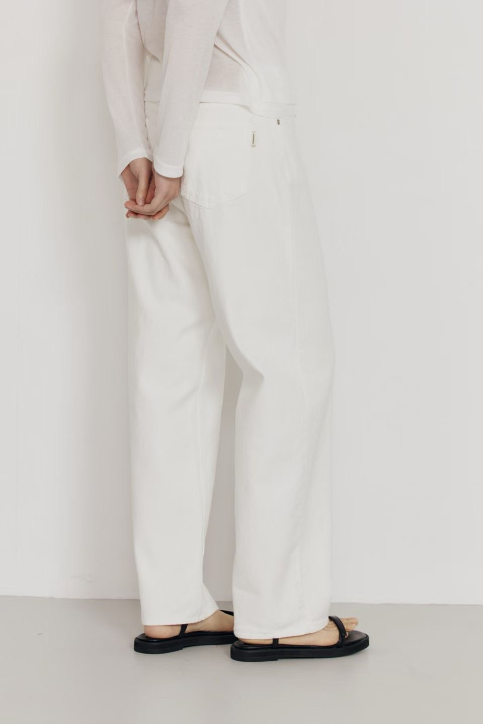 A63.瘦瘦歐膩溫柔簡約白褲